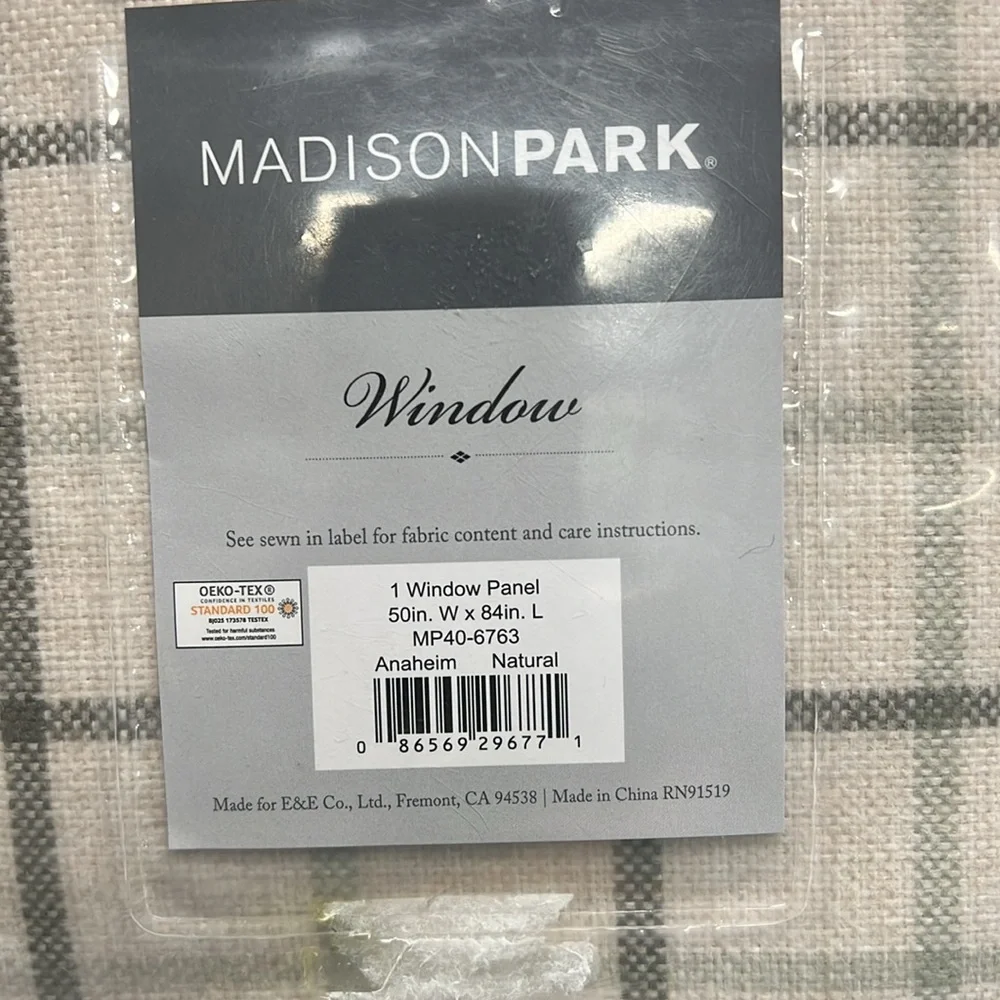 Madison Park one panel 50”x84”
Lined - Picture 2 of 8
